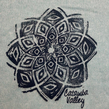 Load image into Gallery viewer, MV Sport Sweatshirt Womens Extra Large Catawba Valley Mandala Pull Over Preppy