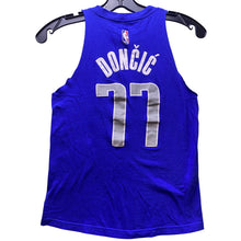 Load image into Gallery viewer, Dallas Mavericks Tank Boys Small Luka Doncic #77 NBA Basketball Nike Grunge