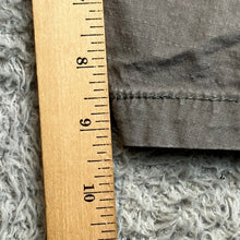 Load image into Gallery viewer, Levi's Shorts Mens 40 Utility Gorpcore Chore Streetwear Workwear Everyday