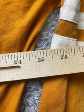 Load image into Gallery viewer, Harry Potter Shirt Adult Medium Hufflepuff Hogwarts Wizarding World Magician Men