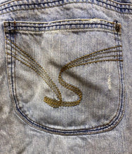 Load image into Gallery viewer, Jessica Simpson Jeans Women 14 (36x30) DISTRESSED Light Wash Embroidered Rose