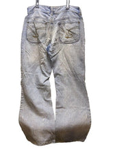 Load image into Gallery viewer, Jessica Simpson Jeans Women 14 (36x30) DISTRESSED Light Wash Embroidered Rose