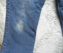 Load image into Gallery viewer, Levis 505 Jeans Adult 40x30 Regular Fit Medium Wash 5 Pocket Denim Mens