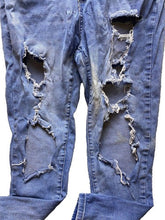 Load image into Gallery viewer, Between Us Jeans Women 14 (32x26) DISTRESSED Stretch Medium Wash Straight Leg