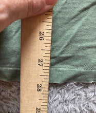 Load image into Gallery viewer, Alaska Shirt Adult Extra Large Green Fish Art Thrashed Streetwear Pullover Mens