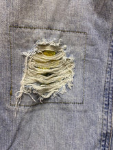 Load image into Gallery viewer, Jessica Simpson Jeans Women 14 (36x30) DISTRESSED Light Wash Embroidered Rose