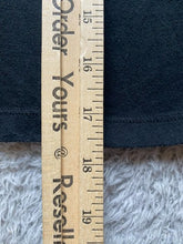 Load image into Gallery viewer, Chicago Bulls Shirt Womens Extra Large Black Cropped Windy City NBA Classics