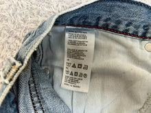 Load image into Gallery viewer, Tommy Hilfiger Jeans Adult 30x30 Blue Denim Freedom Relaxed Straight Leg Mens
