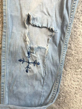 Load image into Gallery viewer, Hollister Jeans Adult 32x32 Blue Denim Destroyed Whiskered Tapered Thrashed Mens