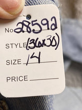 Load image into Gallery viewer, Jessica Simpson Jeans Women 14 (36x30) DISTRESSED Light Wash Embroidered Rose