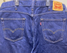 Load image into Gallery viewer, Levis 550 Jeans Mens 42x30 Blue Straight Leg Baggy Denim Streetwear Workwear