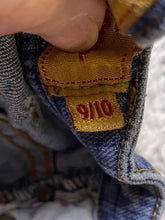 Load image into Gallery viewer, Apple Bottoms Jeans Women 9/10 (33x32) Vintage Y2K Stretch Medium Wash Straight