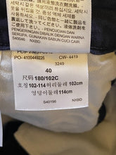 Load image into Gallery viewer, Levis Shorts Adult 40 Black Cargo Casual Wear Hiking Grunge Men