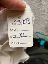 Load image into Gallery viewer, Charlotte Hornets Shirt Adult Extra Large White Y2K NBA Basketball Playoff Mens