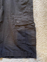 Load image into Gallery viewer, Levis Shorts Adult 40 Black Cargo Casual Wear Hiking Grunge Men