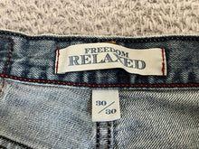 Load image into Gallery viewer, Tommy Hilfiger Jeans Adult 30x30 Blue Denim Freedom Relaxed Straight Leg Mens