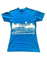 Load image into Gallery viewer, VTG Gatlinburg Tennessee Shirt Womens Medium Single Stitch Bear Mountain 80s
