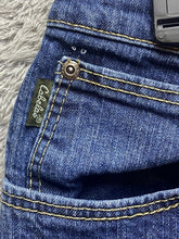 Load image into Gallery viewer, Cabelas Jeans Womens 16R (36x20) Blue Denim Capri Cropped Casuals 5 Pockets