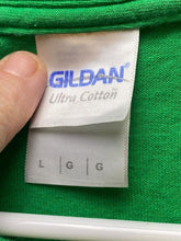 Load image into Gallery viewer, Irish Shirt Adult Large Kelly Green Lightning Bolt Clover Shamrock Spellout Mens