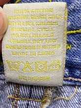 Load image into Gallery viewer, Jessica Simpson Jeans Women 14 (36x30) DISTRESSED Light Wash Embroidered Rose