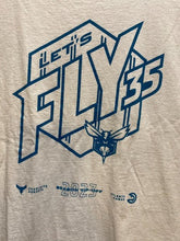 Load image into Gallery viewer, Charlotte Hornets Shirt Adult Extra Large White Y2K NBA Basketball Playoff Mens