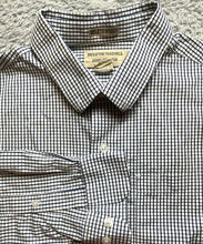 Load image into Gallery viewer, Duluth Trading Co Shirt Adult Medium Navy Gray Wrinkle Fighter Untucked Mens