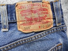 Load image into Gallery viewer, Levis 505 Jeans Adult 40x30 Regular Fit Medium Wash 5 Pocket Denim Mens