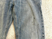 Load image into Gallery viewer, Tommy Hilfiger Jeans Adult 30x30 Blue Denim Freedom Relaxed Straight Leg Mens