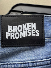 Load image into Gallery viewer, Broken Promises Jeans Womens 30x33 Denim Bad Habits Splatter Ultra Slim Stretch