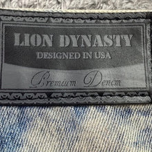 Load image into Gallery viewer, Lion Dynasty Shorts Mens 46 Thrashed Distressed Bleach Hip Hop Baggy Streetwear