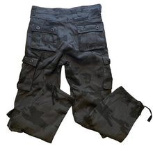 Load image into Gallery viewer, Camo Cargo Pants Mens 32x31 Camoflauge Streetwear Utility Pockets Gorpcore