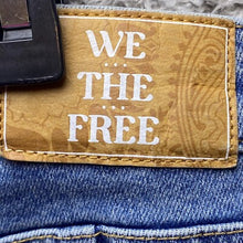Load image into Gallery viewer, Free People Jeans Womens 27 (30x27) Blue Curvy Frayed Cuff-Off Raw Hem Cuff