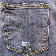 Load image into Gallery viewer, Judy Blue Jeans Womens 15 Distressed Raw Hem Normcore Stretch Style JB82592DK