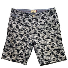 Load image into Gallery viewer, Hudson & Barrow Shorts 32 Camouflage Workwear AOP Streetwear Everyday Outdoors