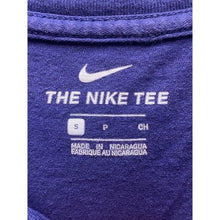 Load image into Gallery viewer, Atlanta Braves Shirt Mens Small Nike MLB Baseball Center Swoosh Athleisure