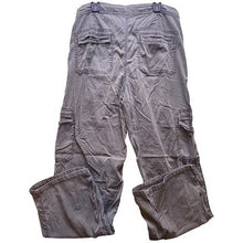 Load image into Gallery viewer, American Eagle Pants Womens 6 Gray Cargo Gorpcore Outdoors Hiking Grunge