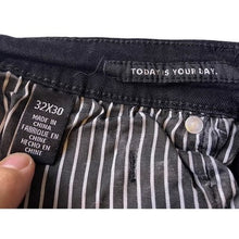 Load image into Gallery viewer, Kenneth Cole Jeans Mens 32x30 New York Black Denim Slim Fit Preppy Academia