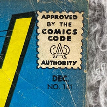 Load image into Gallery viewer, 1963 The Flash Comic Book #141 Vintage Collectible Silver Age Advertising