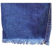 Load image into Gallery viewer, KanCan Jeans Womens 9/28 Frayed Fade Preppy Academia Everyday Streetwear