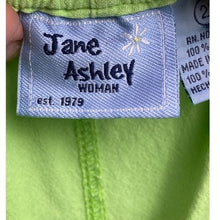 Load image into Gallery viewer, Jane Ashley Pants Womans 2XL Flamingo Embroidered Sequin Capri Mature Beachy