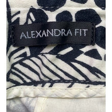 Load image into Gallery viewer, Madison Studio Pants Womens 14 Cropped Capri AOP Mature Beachy Coastal Career