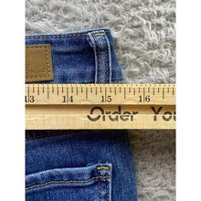 Load image into Gallery viewer, Billie Jeans Womens 8 Cropped Frayed Costal Beachy Outdoors Travel Streetwear