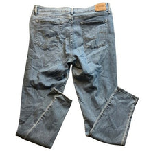 Load image into Gallery viewer, Levis Jeans Mens 35x30 Mid Rise Skinny Grunge Workwear Stretwear Academia