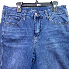 Load image into Gallery viewer, Billie Jeans Womens 8 Cropped Frayed Costal Beachy Outdoors Travel Streetwear