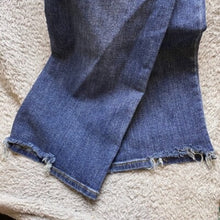 Load image into Gallery viewer, Judy Blue Jeans Womens 15 Distressed Raw Hem Normcore Stretch Style JB82592DK