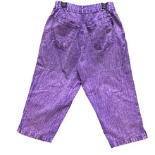 Load image into Gallery viewer, Vintage EZZEWEAR Pants Womens Small Purple Acid Wash Capri Snap Front Casual
