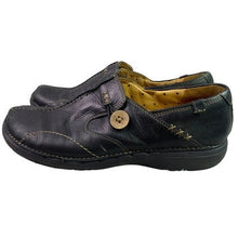 Load image into Gallery viewer, Clarks Structured Shoes Womens 7W Black Leather Slip On Career Office Everyday
