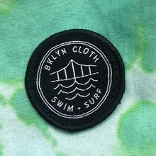 Load image into Gallery viewer, Brooklyn Cloth Swim Trunks Mens Medium Kent Ave Volley Shorts Beachy Coastal