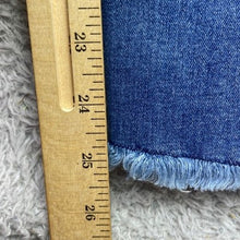 Load image into Gallery viewer, Talbots Jeans Womens 8P Frayed Cropped Stretch Mature Preppy Streetwear Beachy