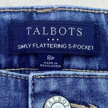 Load image into Gallery viewer, Talbots Jeans Womens 8P Frayed Cropped Stretch Mature Preppy Streetwear Beachy